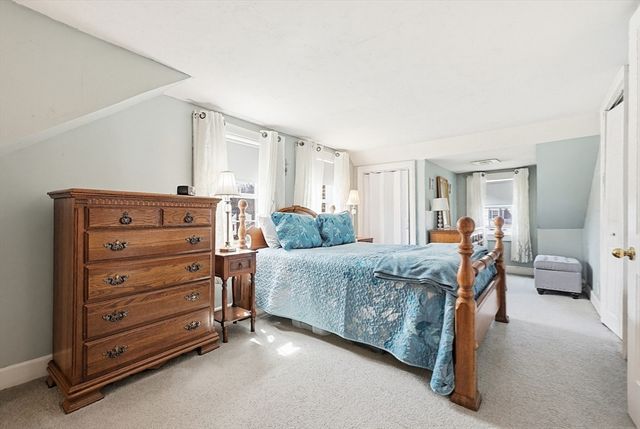 18 Circle Dr, Framingham, MA 01702