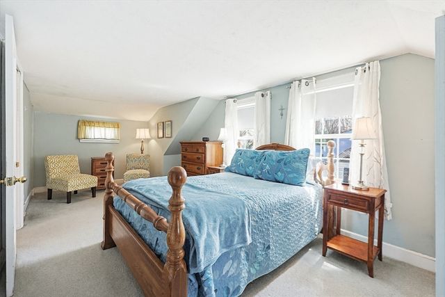 18 Circle Dr, Framingham, MA 01702