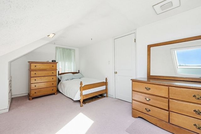 18 Circle Dr, Framingham, MA 01702