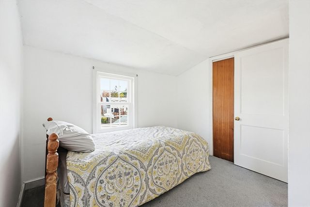 18 Circle Dr, Framingham, MA 01702