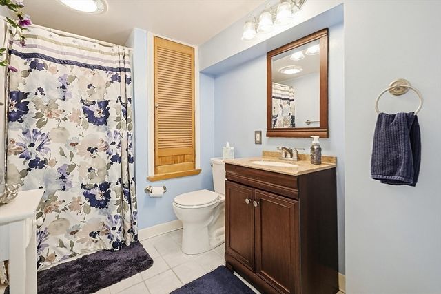 18 Circle Dr, Framingham, MA 01702