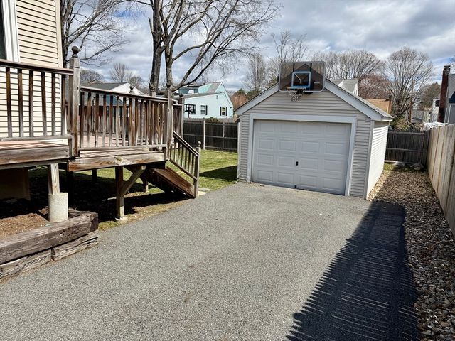 18 Circle Dr, Framingham, MA 01702