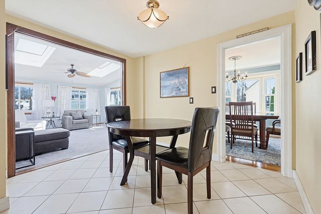 18 Circle Dr, Framingham, MA 01702