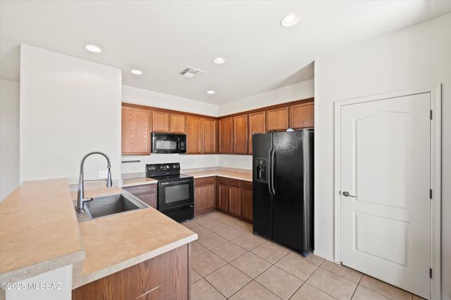 10402 S Cutting Horse Drive, Vail, AZ 85641