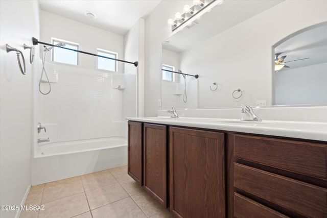 10402 S Cutting Horse Drive, Vail, AZ 85641