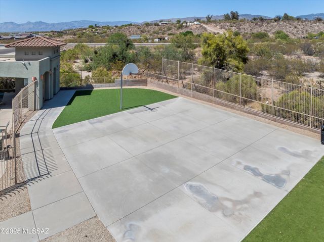 10402 S Cutting Horse Drive, Vail, AZ 85641