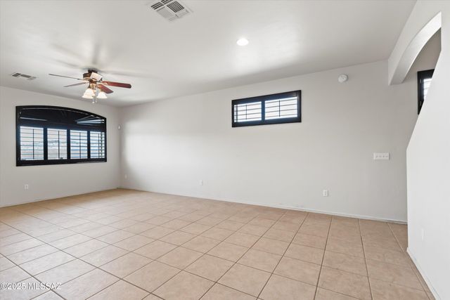 10402 S Cutting Horse Drive, Vail, AZ 85641