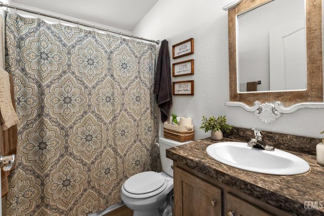 4401 Hughes Lane 191, Bakersfield, CA 93304