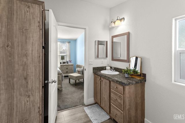 4401 Hughes Lane 191, Bakersfield, CA 93304