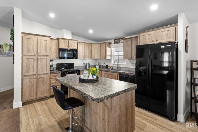 4401 Hughes Lane 191, Bakersfield, CA 93304