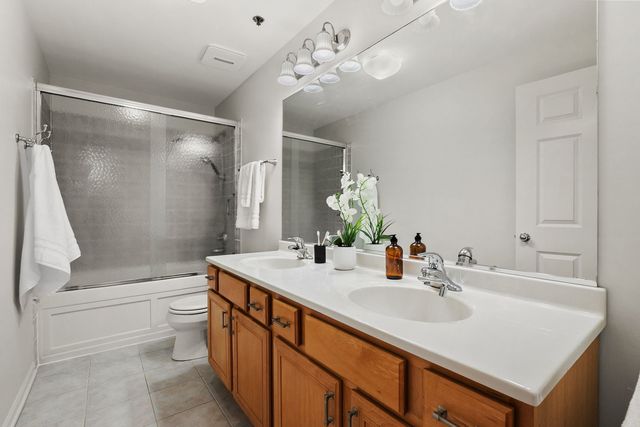 400 W Ontario Street 801, Chicago, IL 60654