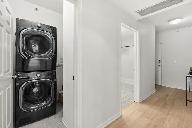 400 W Ontario Street 801, Chicago, IL 60654