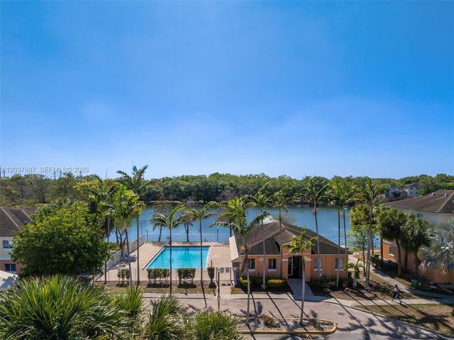 3690 N 56th Ave 948, Hollywood, FL 33021