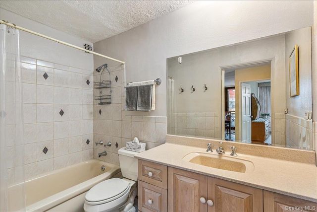 7-24 166th Street 8C, Beechhurst, NY 11357