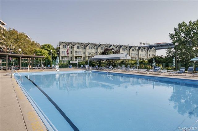 7-24 166th Street 8C, Beechhurst, NY 11357