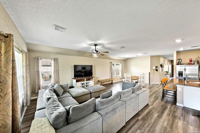 811 BLUE LANDING, San Antonio, TX 78221