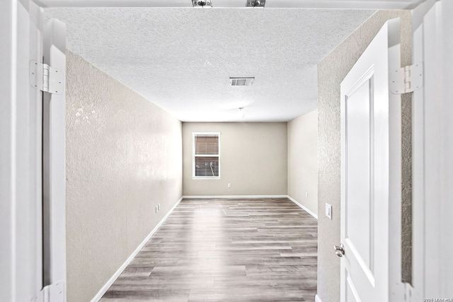 811 BLUE LANDING, San Antonio, TX 78221