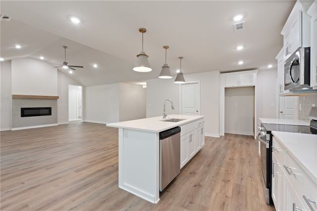 34 Brierfield Lane, Bella Vista, AR 72714