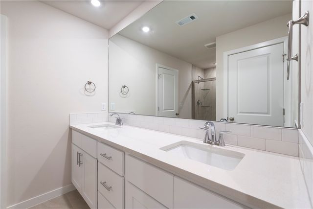 34 Brierfield Lane, Bella Vista, AR 72714