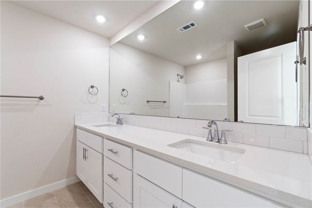 34 Brierfield Lane, Bella Vista, AR 72714