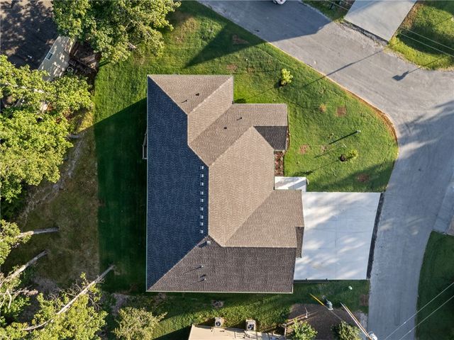 34 Brierfield Lane, Bella Vista, AR 72714