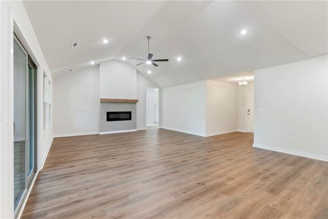 34 Brierfield Lane, Bella Vista, AR 72714