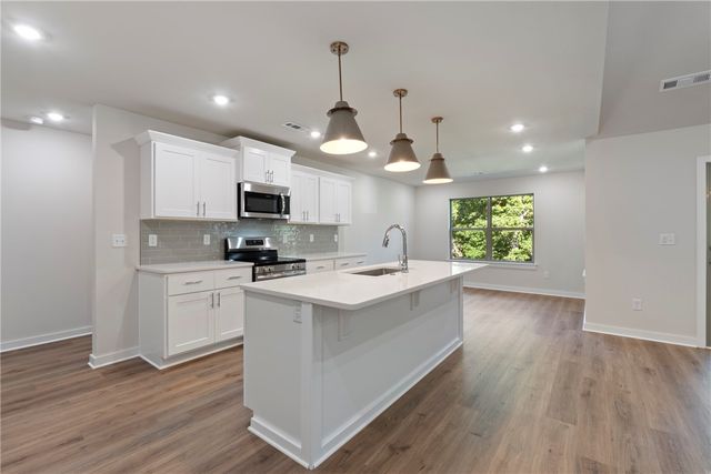 34 Brierfield Lane, Bella Vista, AR 72714