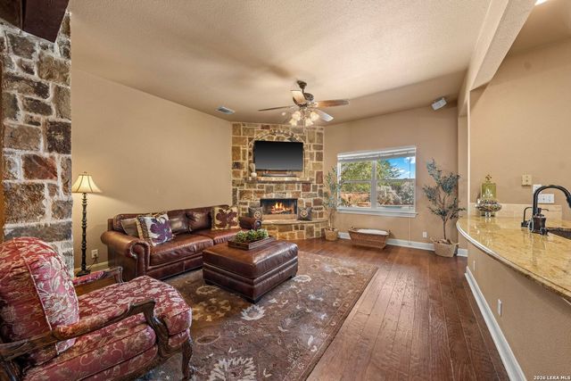 377 Waterstone Pkwy, Boerne, TX 78006