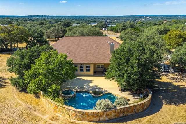 377 Waterstone Pkwy, Boerne, TX 78006
