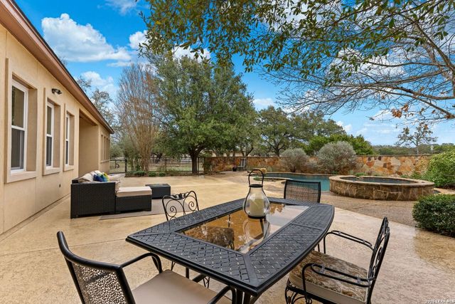377 Waterstone Pkwy, Boerne, TX 78006