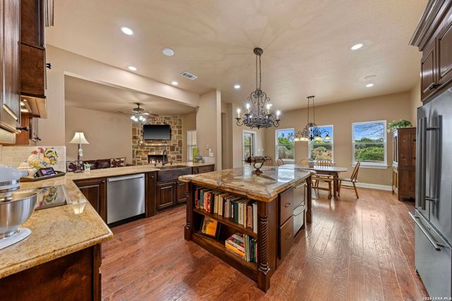 377 Waterstone Pkwy, Boerne, TX 78006