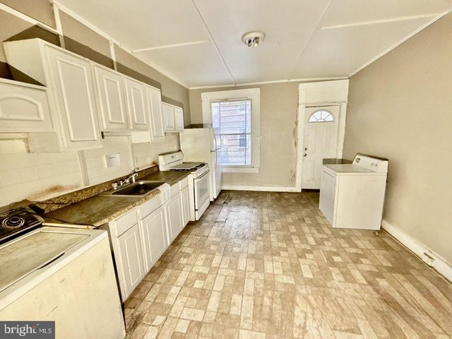 3035 E MONUMENT ST, Baltimore, MD 21205