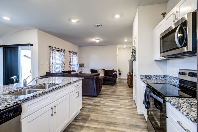 905 Avagail Avenue, Springtown, TX 76082