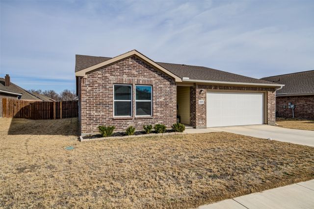 905 Avagail Avenue, Springtown, TX 76082