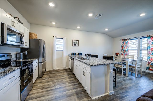 905 Avagail Avenue, Springtown, TX 76082