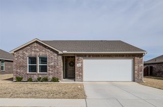 905 Avagail Avenue, Springtown, TX 76082