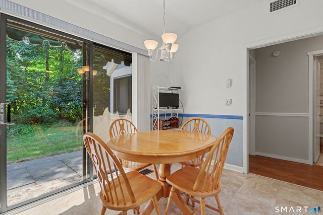 1003 Heritage Village B, Southbury, CT 06488