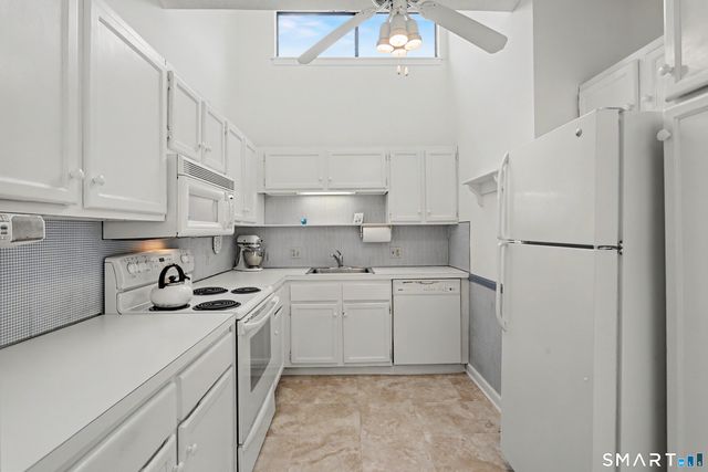 1003 Heritage Village B, Southbury, CT 06488