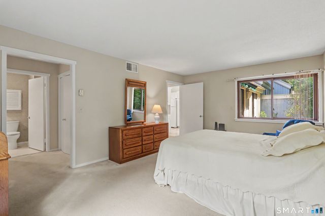 1003 Heritage Village B, Southbury, CT 06488