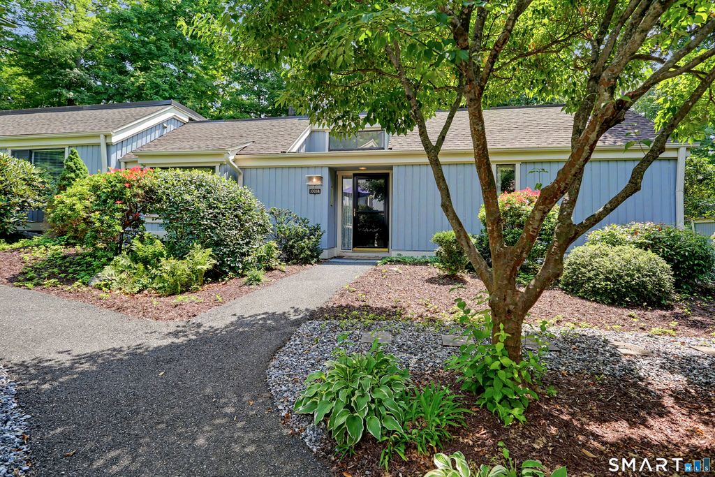 1003 Heritage Village B, Southbury, CT 06488