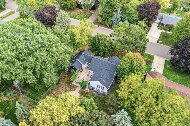 1947 Arona Street, Roseville, MN 55113