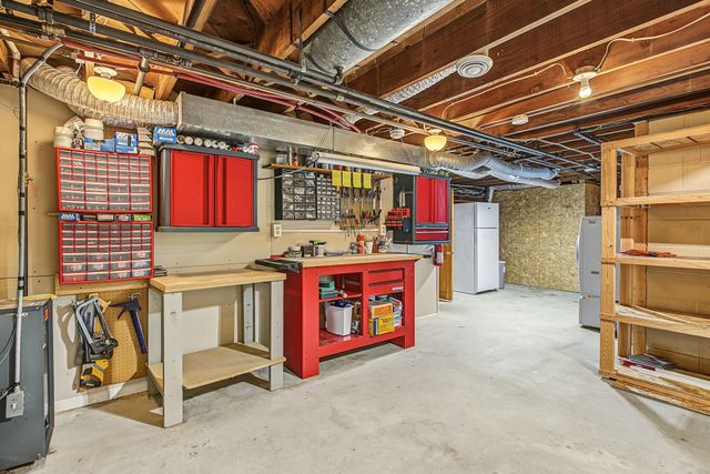 1947 Arona Street, Roseville, MN 55113