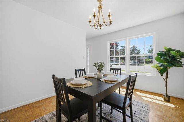 4 Hondo CT, Hampton, VA 23669