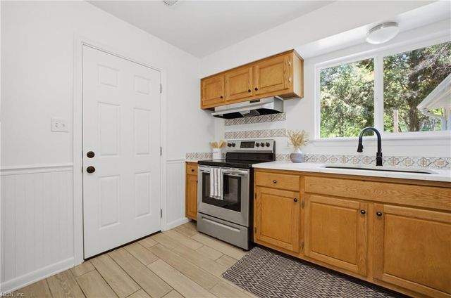 4 Hondo CT, Hampton, VA 23669