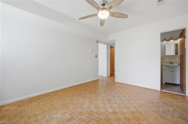 4 Hondo CT, Hampton, VA 23669