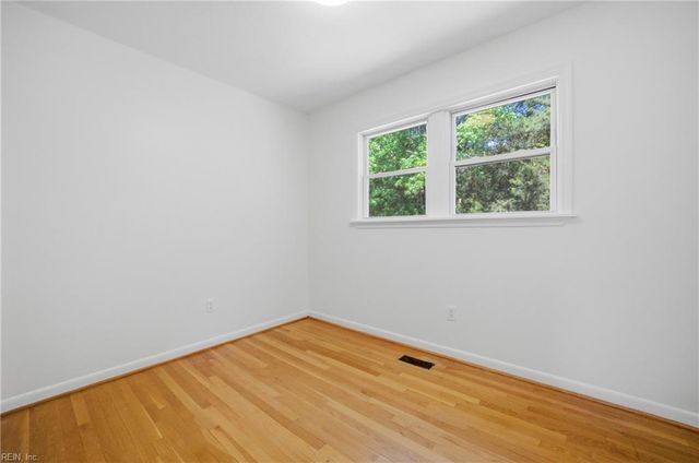 4 Hondo CT, Hampton, VA 23669