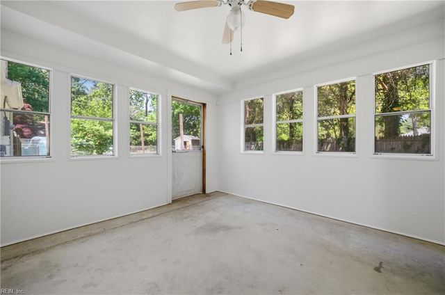 4 Hondo CT, Hampton, VA 23669