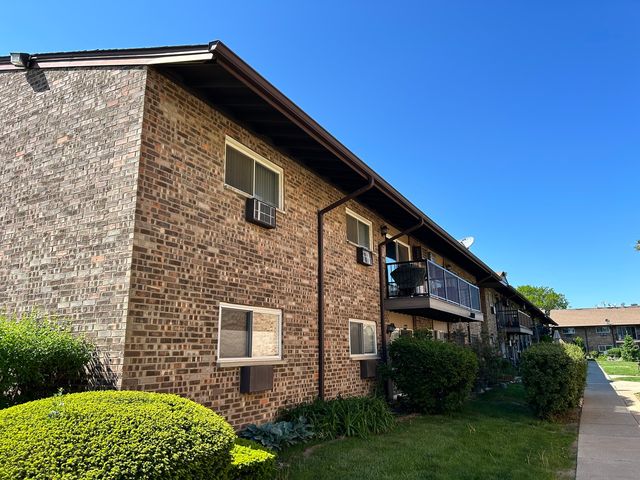 822 E OLD WILLOW Road E 201, Prospect Heights, IL 60070