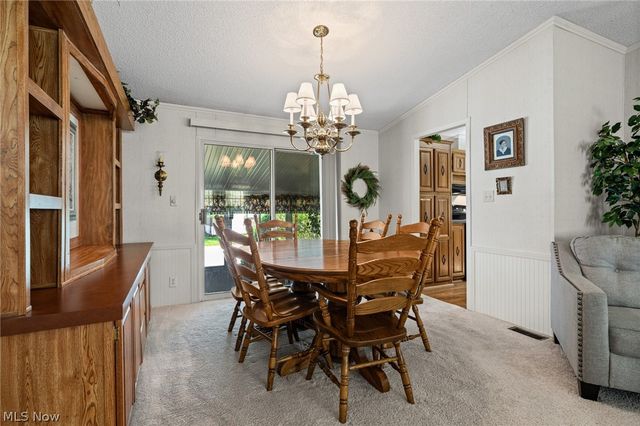 3 Lees Lane, Olmsted Twp, OH 44138