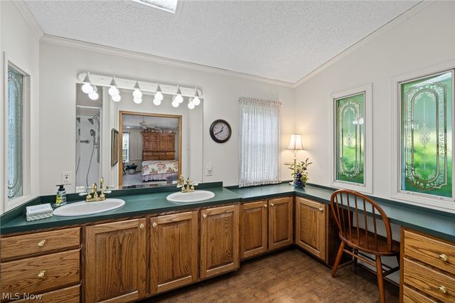 3 Lees Lane, Olmsted Twp, OH 44138